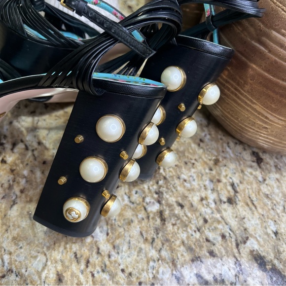 Gucci Black Leather Strappy Pearl & Stud Embellished Platform Sandals 39 - Picture 2 of 11